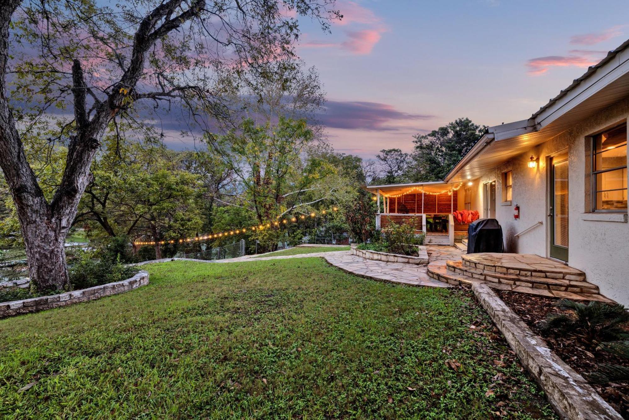 Luxury Lakefront Oasis With Boat Dock-Firepit McQueeney Exterior foto